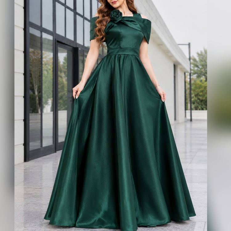 پیراهن ماکسی مجلسی دکلته کلوش سایز 40 تا 48 جنس ساتن آمریکایی